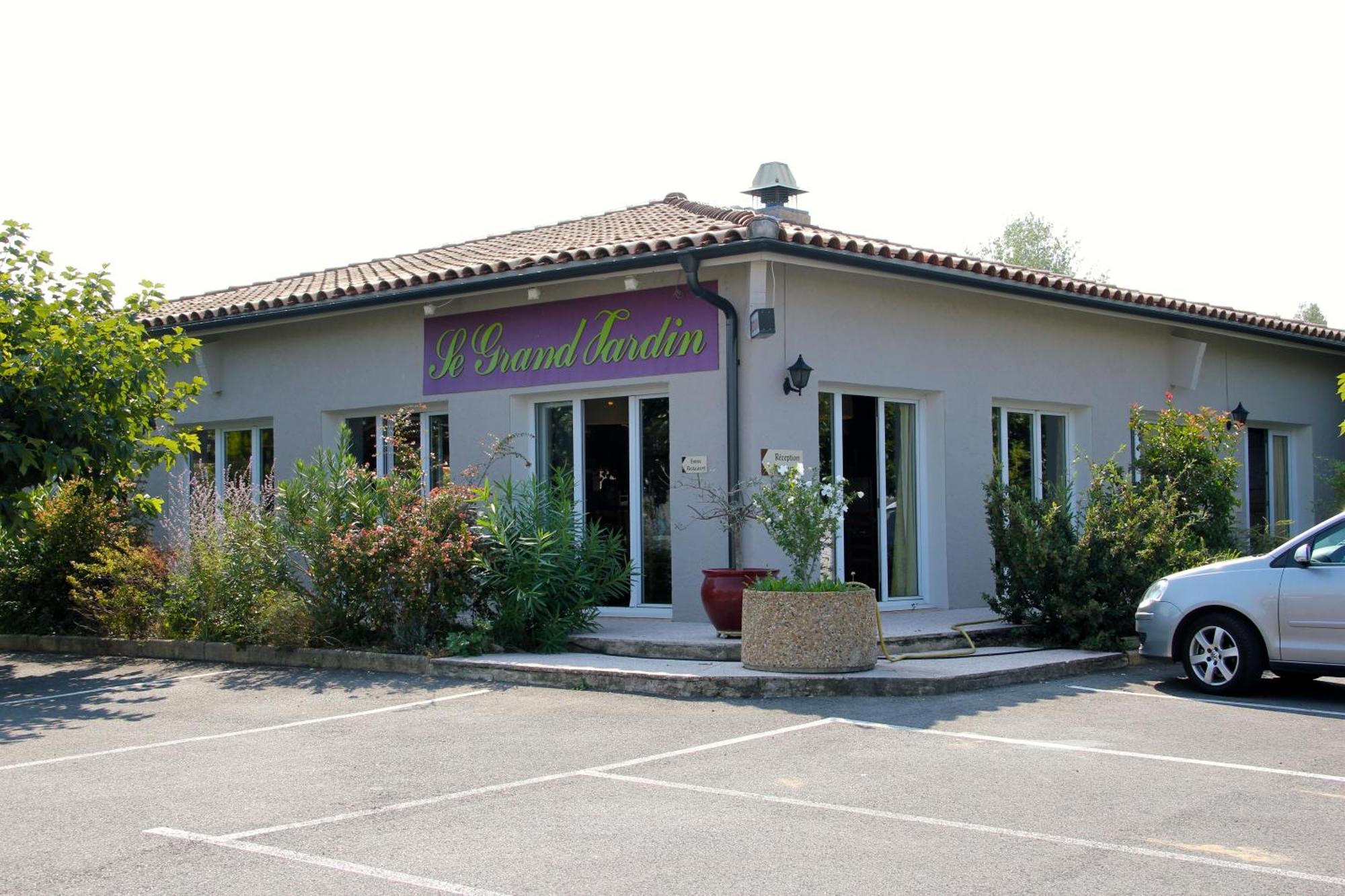 Hotel Saint Louis Le Thor Eksteriør bilde